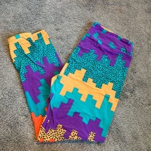 Fun odd leggings